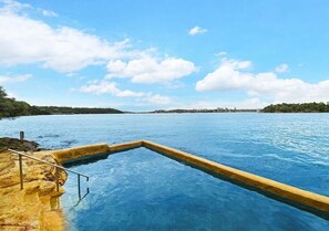 Pool - Mosman- RAG05 - Raglan Street - Waterfront 2BR Apartment with Stunning Harbour Views Balcony Near Mosman Ferry (Mosman)