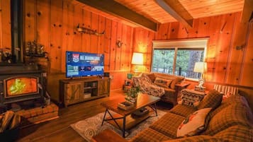 Smart-TV, peis og bøker