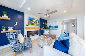 TV, fireplace