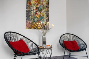 Interior - Ski Discounts! Steps to Meow Wolf, Local Breweries (Santa Fe)