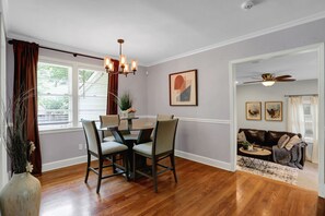 Dining - Beautiful 3 Bedroom Home in the center of the city (Memphis)