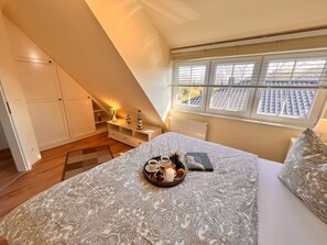 2 Schlafzimmer, Reisekinderbett, kostenloses WLAN