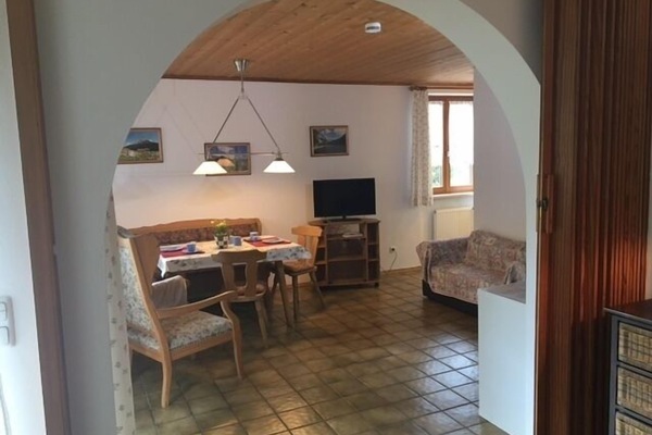 Gartenwohnung 45 qm, Erdgeschoss, 1 Schlafzimmer, 2 Erwachsene u. 2 Kinder-Wohnen