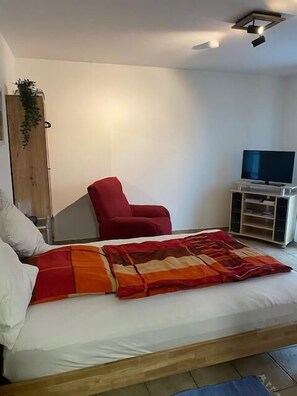 1 habitación y ropa de cama