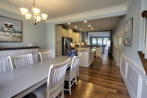 Dining - Gorgeous 3 BR, 2.5 BA, 5 Miles to Bethany Beach, Pool, Tennis, Walking Trails, and Free Activities! (Frankford)