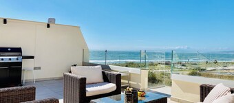 Takvåning vid Havet med två Terrasser, Pool, Wi-fi, Garage