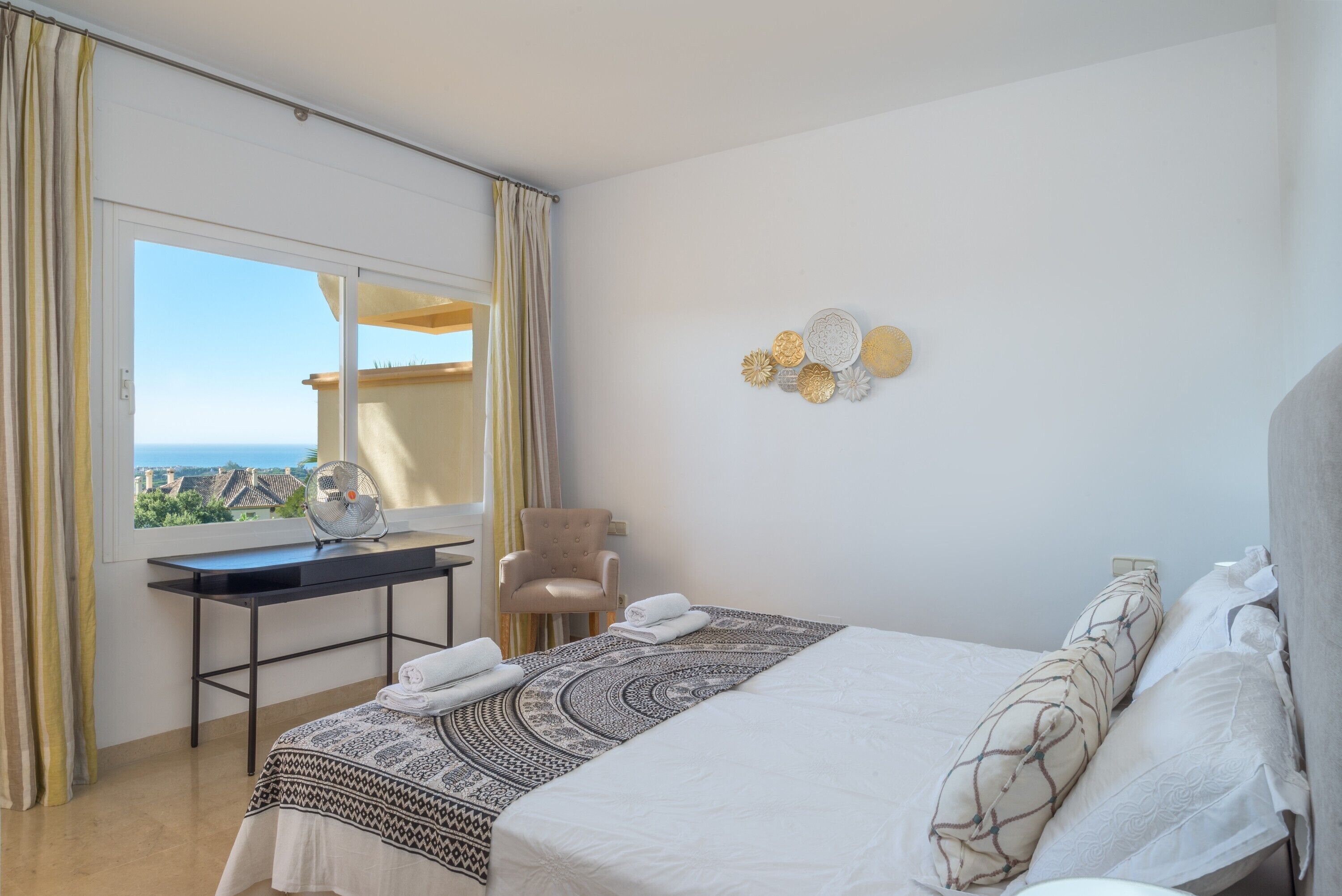 3 habitaciones, tabla de planchar con plancha y wifi gratis 