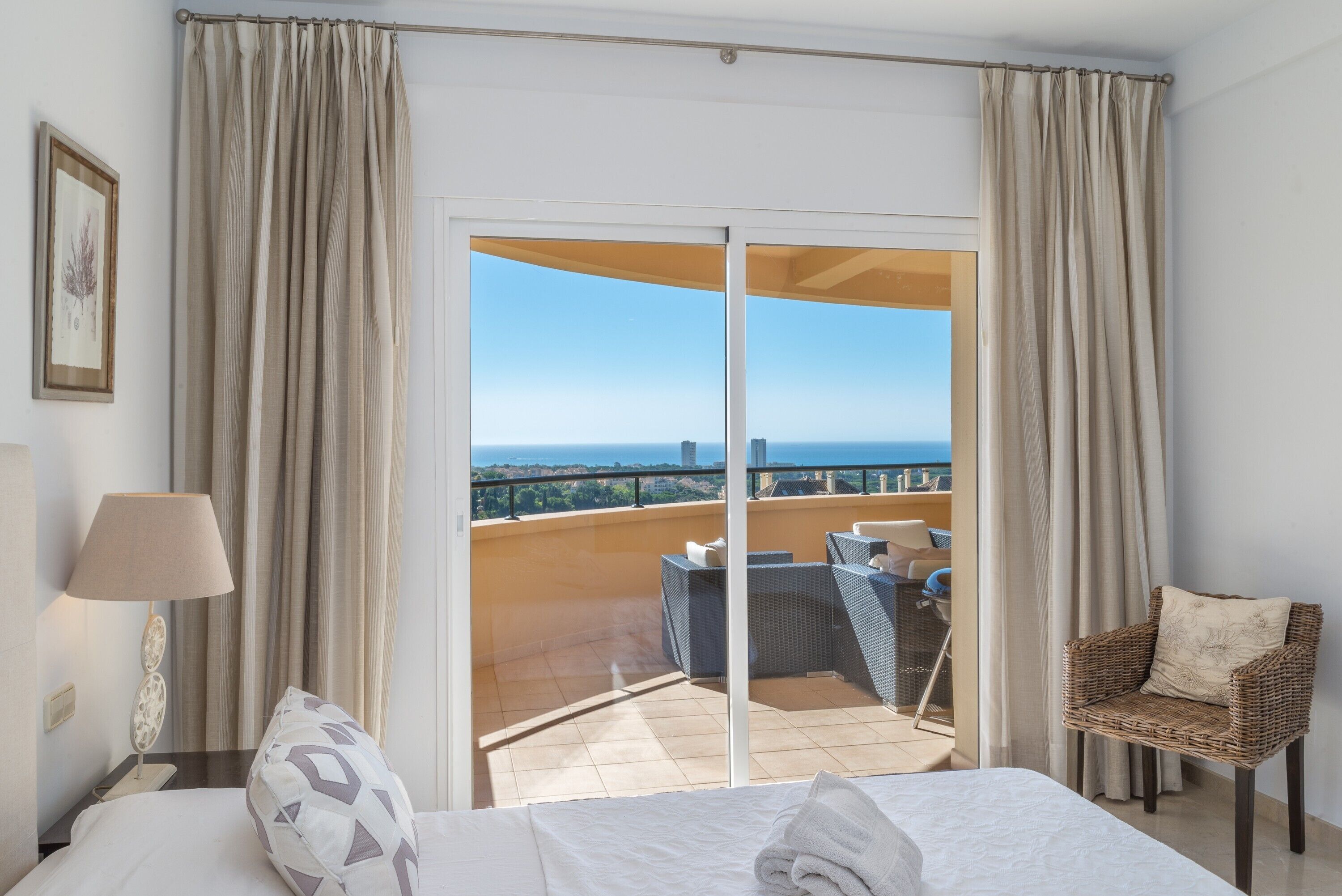 3 habitaciones, tabla de planchar con plancha y wifi gratis 