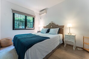 4 bedrooms, iron/ironing board, free WiFi, bed sheets - Nice villa  caribplaya (Marbella)