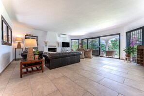 TV, fireplace, DVD player, stereo