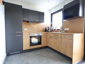 Refrigerador, microondas, horno, lavavajillas