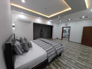 3 chambres, fer et planche Ă repasser, Wi-Fi gratuit, draps fournis