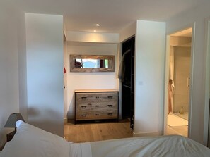 5 quartos, ferros/tábuas de passar roupa, Wi-Fi de cortesia