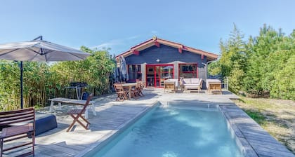 Superb villa with heated pool right next to the pond