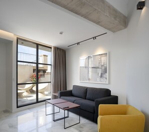 65-inch Smart TV with satellite channels, TV - Apartamentos Feten (Valencia)