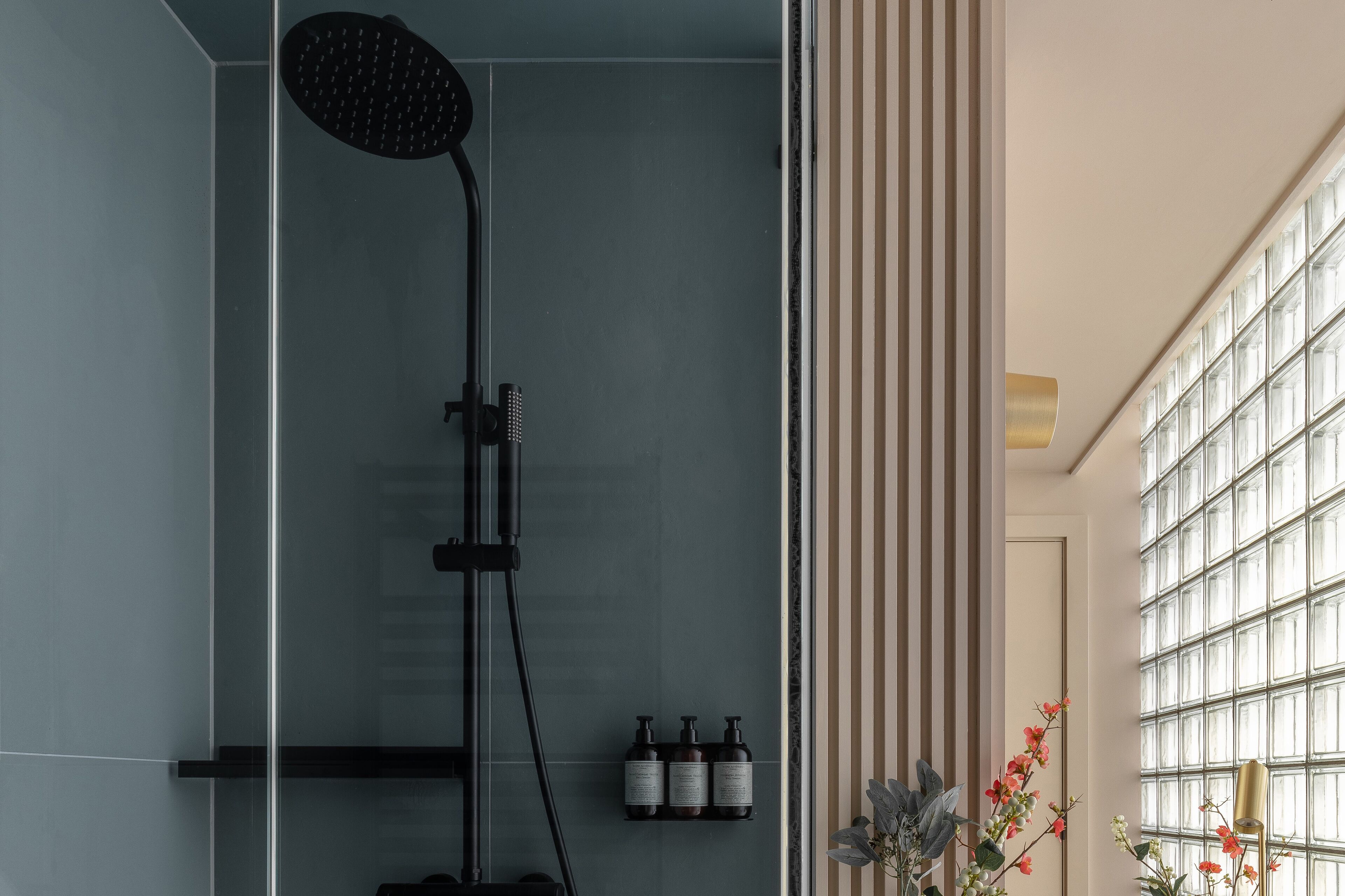 Cosy Studio | Bathroom | Shower, rainfall showerhead, designer toiletries, hair dryer