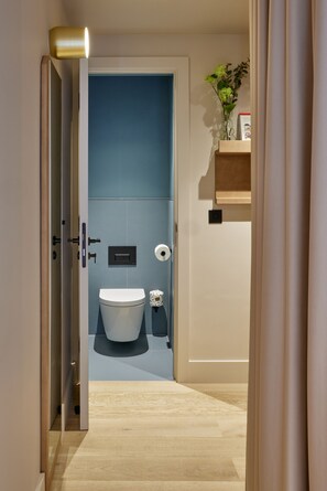 Cosy Studio | Phòng tắm | Buồng tắm vòi sen, vòi sen phun mưa
