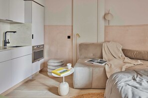 Locke Studio- Adaptable | Private kitchen | Coffee/tea maker, electric kettle - Buckle Street Studios by Locke, Aldgate (London)