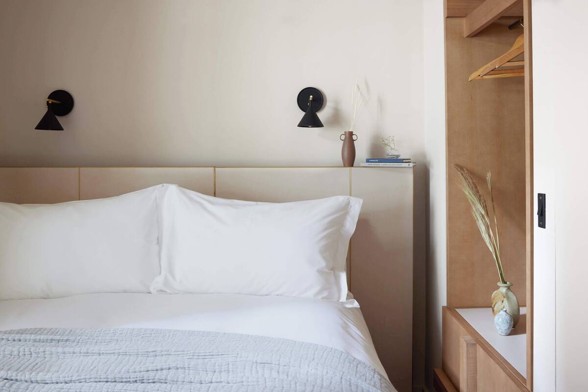 Cosy Studio | In-room safe, desk, blackout drapes, WiFi (free)
