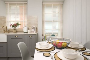 Dining - Bay View Cottage, Spectacular Sea Views & Terrace (Brixham)