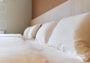 1 chambre, bureau, accès au Wi-Fi (inclus), literie fournie