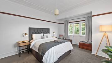 2 bedrooms, desk, iron/ironing board, travel crib