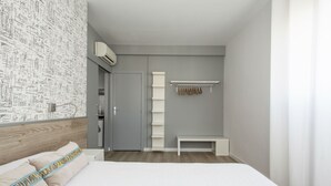 Studio – executive, 1 queensize-seng | Skrivebord, skrivebord for bærbar PC, wi-fi (inkludert) og sengetøy