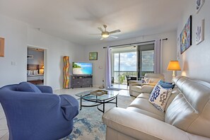 TV - 654 Waterside Condo w/ Pool, Lanai & Walk to Beach (Fort Myers Beach)