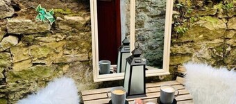 THE TENTH HOUSE 1750 Wirksworth Peak District Georgian Cottage Derbyshire Luxury