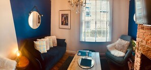 Smart TV, fireplace, video-game console, DVD player - THE TENTH HOUSE 1750 Wirksworth Peak District Georgian Cottage Derbyshire Luxury (Wirksworth)