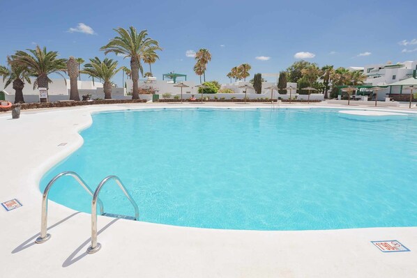 Pool - Lanzahost "LARIMAR" with fabulous sea views (Costa Teguise)