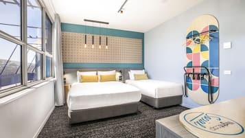 Studio Queen and Single with Ensuite | Iron/ironing board, free WiFi, bed sheets