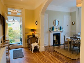 Dining - The Westgate - Elegant Flat in a Seaside Georgian Villa (Bridport)