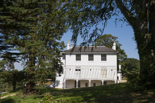 The Garden Flat - An Elegant Georgian Single Level Holiday Home