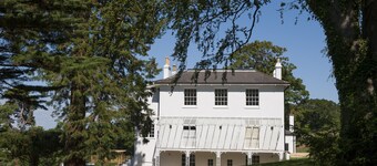 The Garden Flat - An Elegant Georgian Single Level Holiday Home