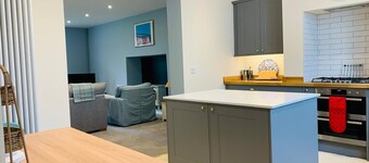 The Garden Flat - An Elegant Georgian Single Level Holiday Home