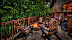 Unclassified image, 4 of 34, button - Standing Bear Lodge by Escape to Blue Ridge (Blue Ridge)