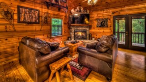 House, 3 Bedrooms | Living room