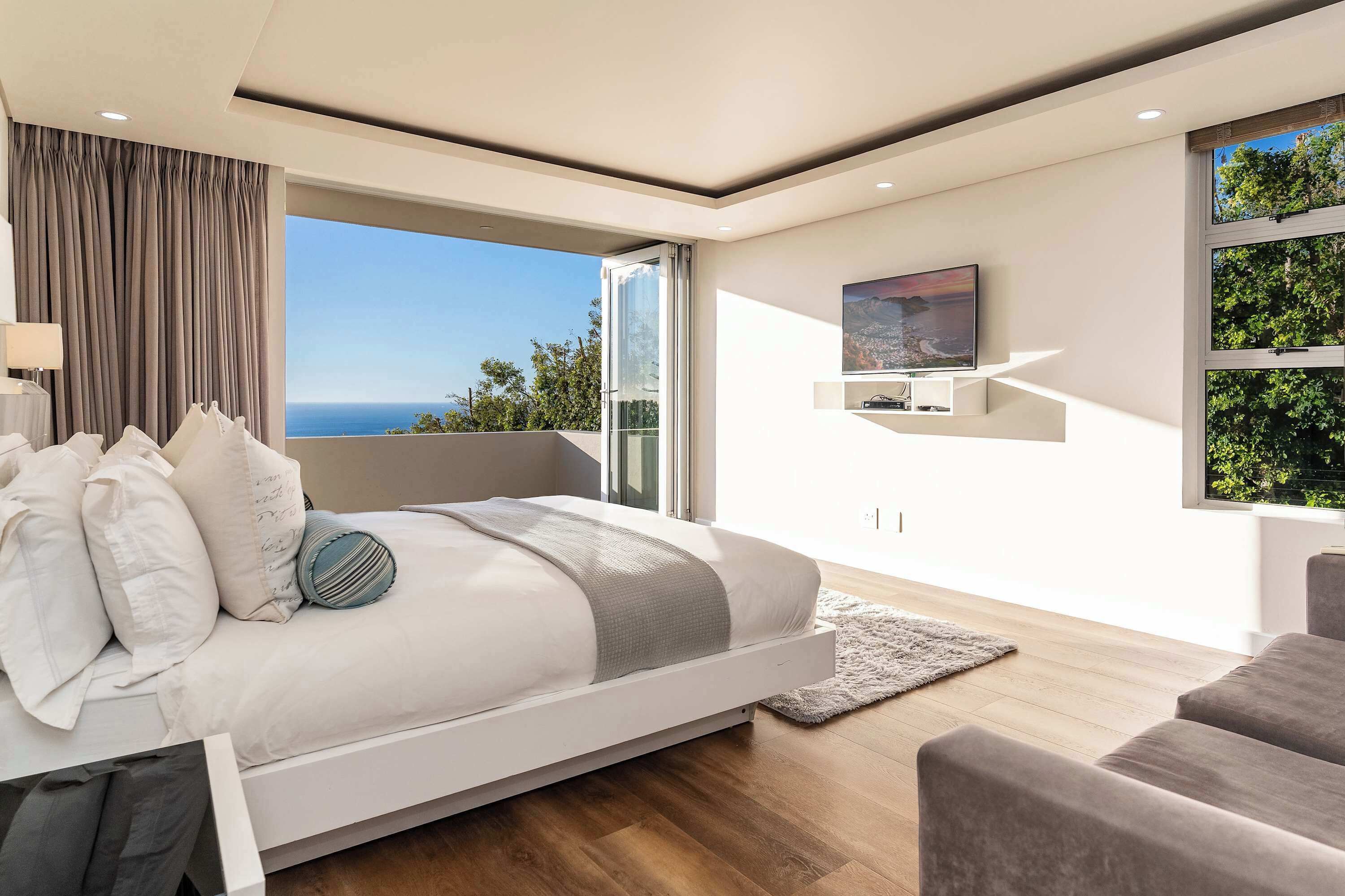 3 bedrooms, desk, iron/ironing board, WiFi