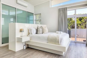 3 bedrooms, desk, iron/ironing board, WiFi