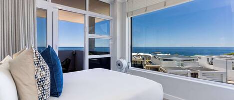 3 habitaciones, escritorio, tabla de planchar con plancha y wifi