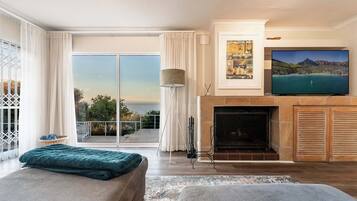 TV, fireplace, offices