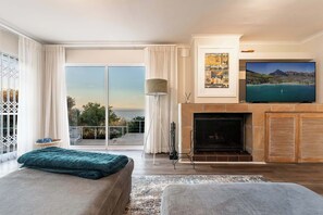 TV, fireplace, offices