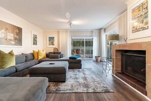 TV, fireplace, offices
