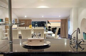 Dining - Rontree Camps Bay - Home with Pool & Ocean Views (Cape Town)