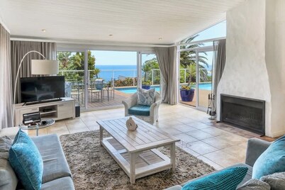 Rontree Camps Bay - Home with Pool & Ocean Views