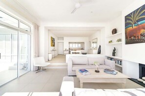 TV, fireplace, offices