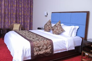 Caja de seguridad en la habitación y cortinas blackout 