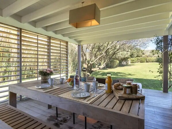 Outdoor dining - APARTMENTS - PETIT DOMAINE DE SPERONE (Bonifacio)