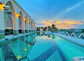 2 piscinas al aire libre, sillones reclinables de piscina